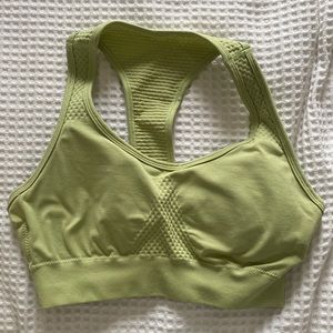 Alphalete sports bra